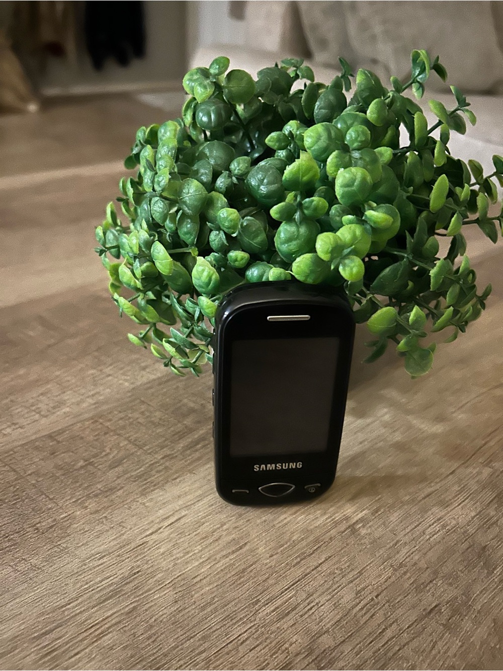 Samsung Black Slide-Out QWERTY Touchscreen Cell Phone - Picture 4 of 4